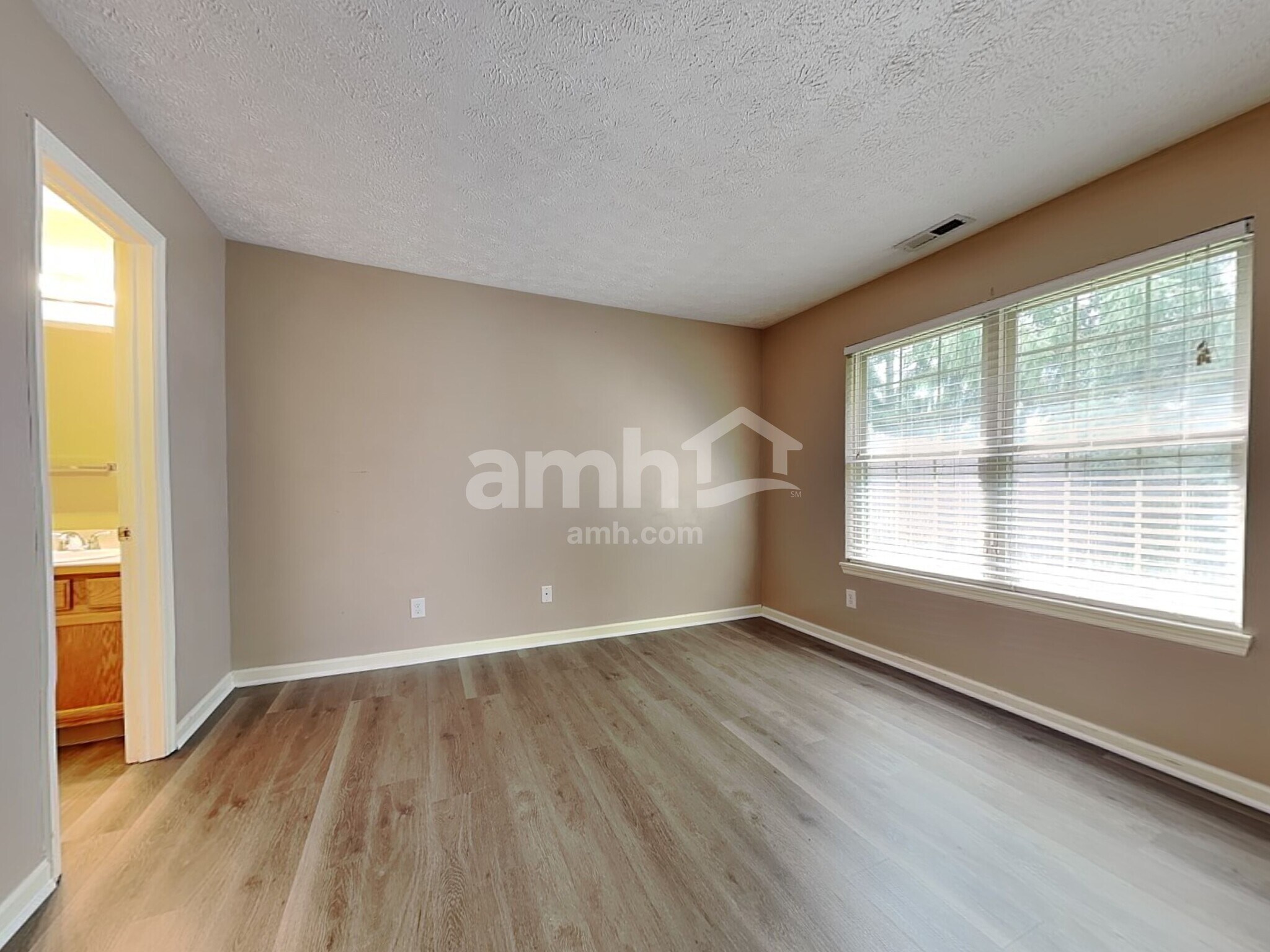 Building Photo - 132 Warner Dr