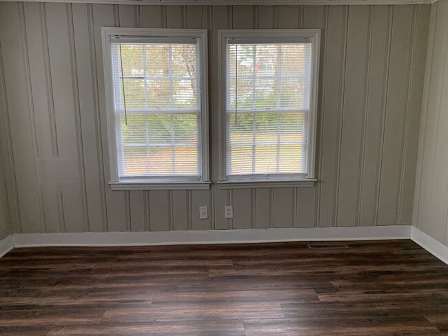 Building Photo - New Listing! Coming Soon!