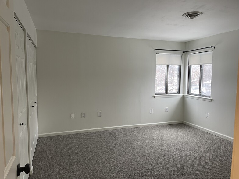 Building Photo - 126 Ridgeview St