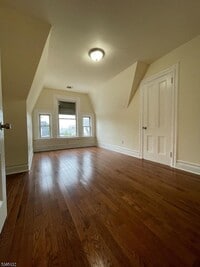 Building Photo - 133 Seymour Ave