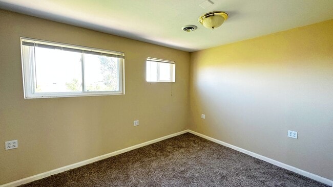 Building Photo - Quiet Guest House 2 Bed 1 Bath in the Coun...