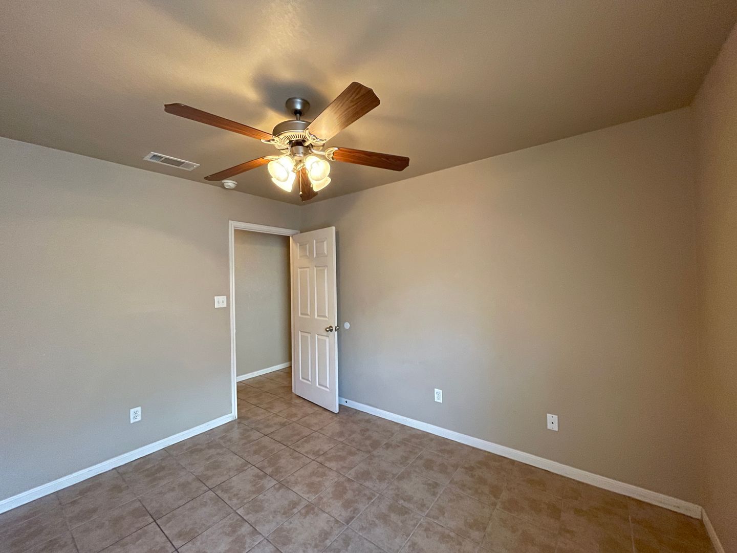 Building Photo - 1204 Powder River Dr