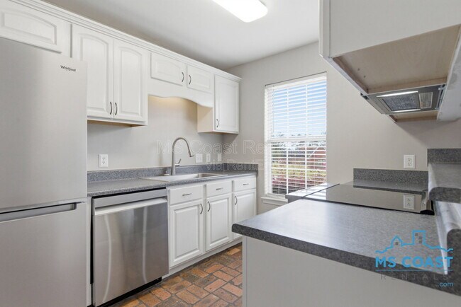 Building Photo - 14971 Camp Ln