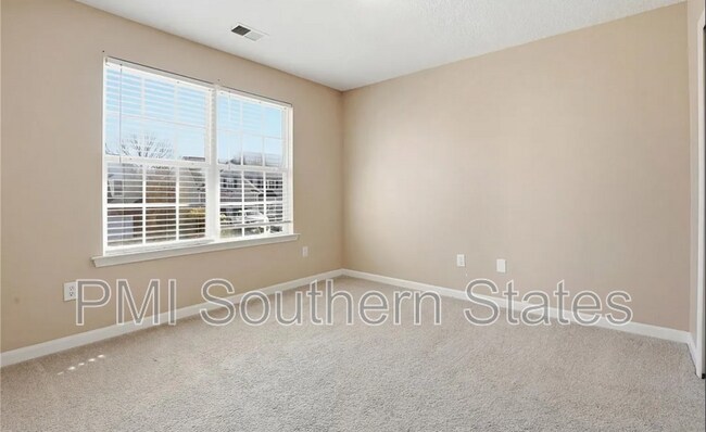 Building Photo - 217 Sandy Ln