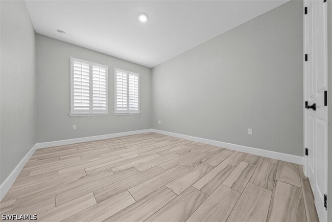 Building Photo - 2038 Grove Dr