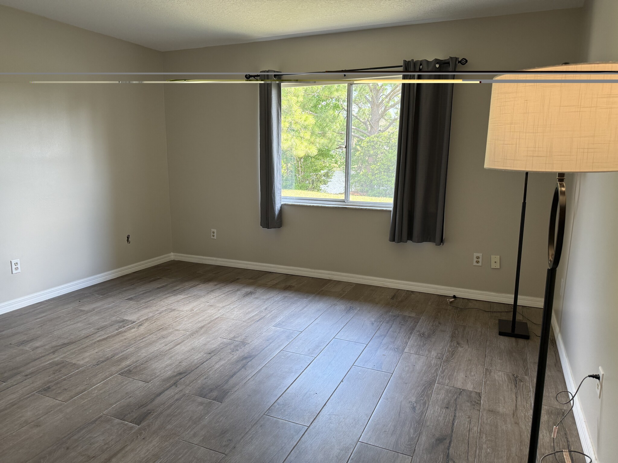 Building Photo - 160 Clear Lake Cir