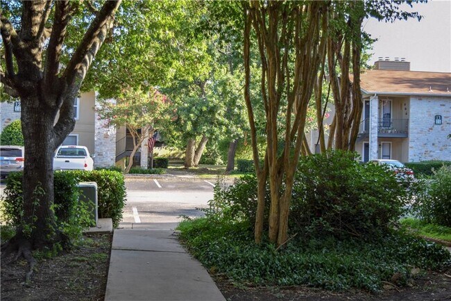 Building Photo - 10616 Mellow Meadow Dr