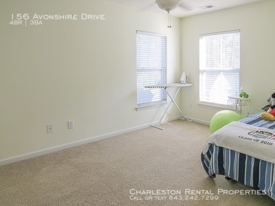 Building Photo - 156 Avonshire Dr