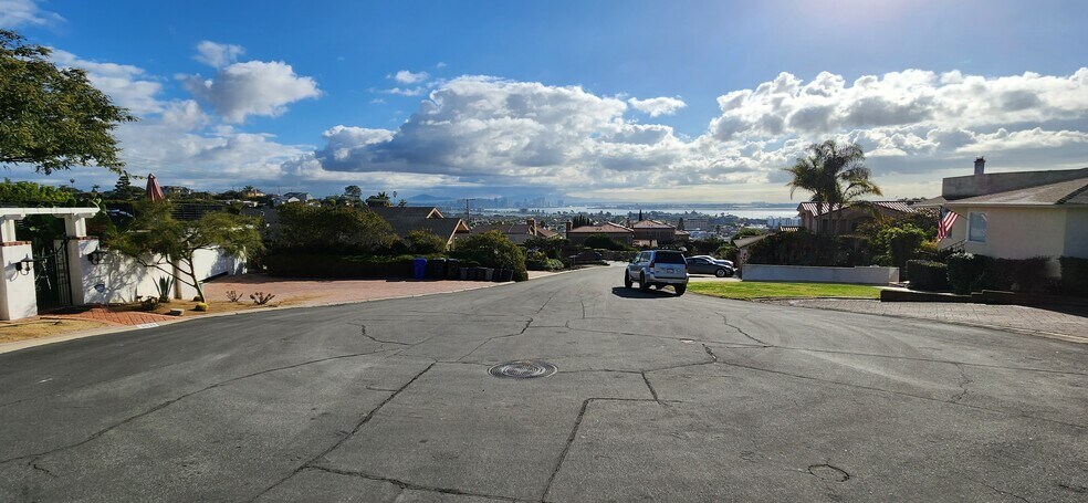 private cul de sac neighborhood - 3516 Lowell Way