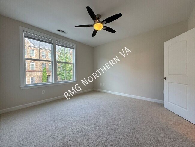 Building Photo - 13740 Endeavour Dr