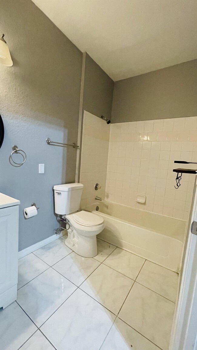 Building Photo - 2612 Robert Trent Jones Dr