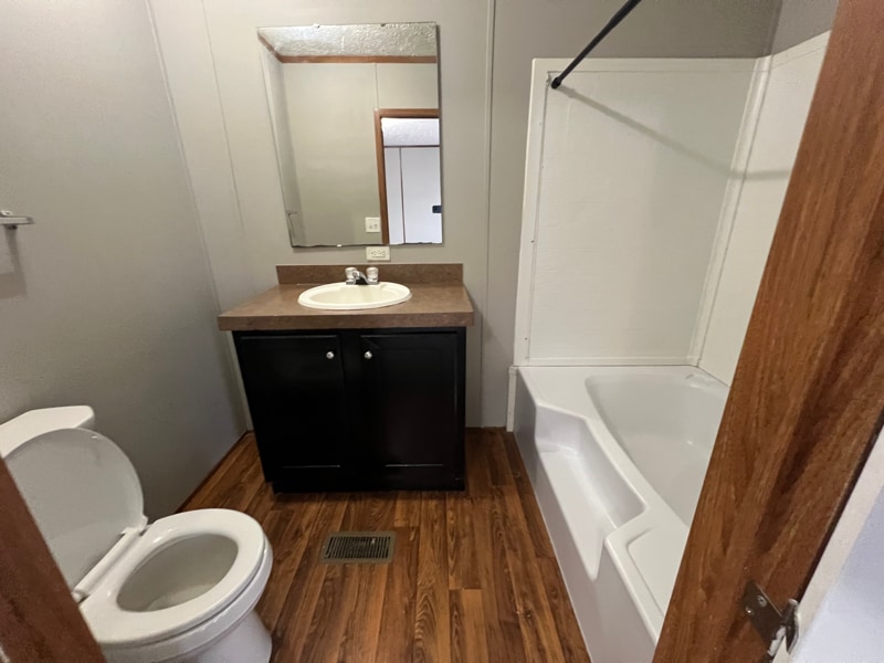 Building Photo - 108 Plum St