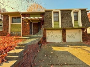 Building Photo - Stylish Blue Springs Home With Fresh Updates & Great Natural Light