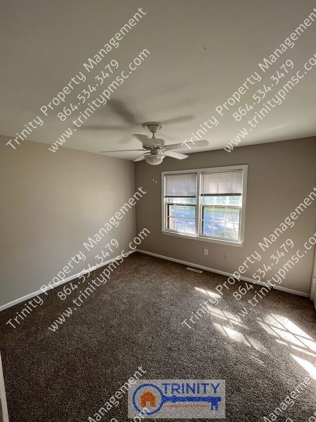 Building Photo - Must See! Beautiful Two Bedroom