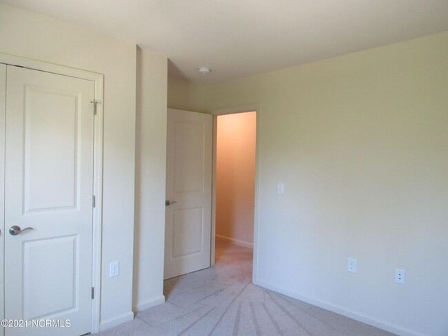 Building Photo - 2 BR 1.5 BA In Boyington Place