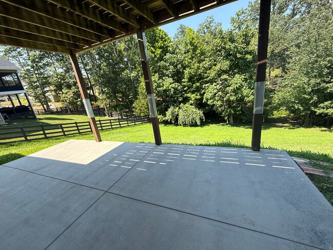 Building Photo - Soddy Daisy Rental Available with Full Bas...
