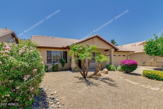 Building Photo - PINNACLE HILL RENTAL WITH MTN VIEWS, FIREP...