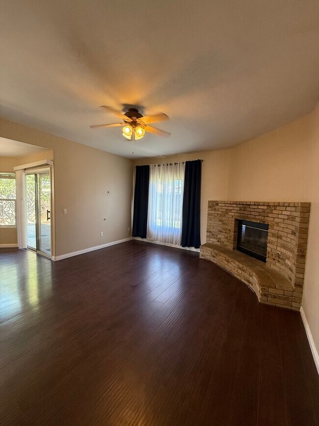 Building Photo - 5704 Pine Canyon Dr