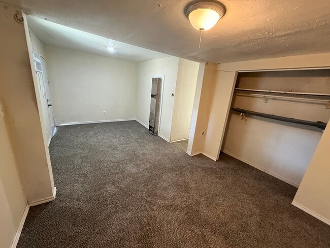 Building Photo - Lebanon rear