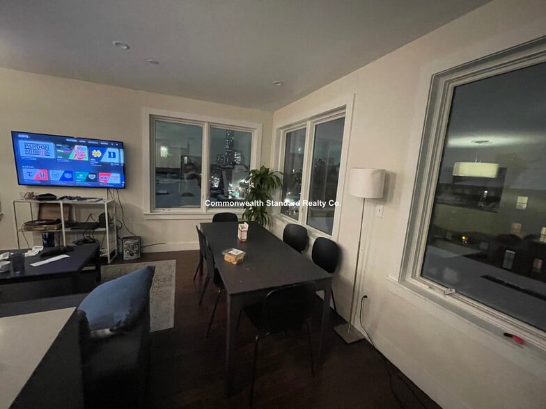 Building Photo - 659 Massachusetts Ave