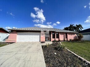Building Photo - Cozy Cape Coral Pool Home – 3 Beds, 2 Bath...