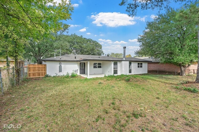 Building Photo - Check Out this 3 bed 2 bath in Bossier