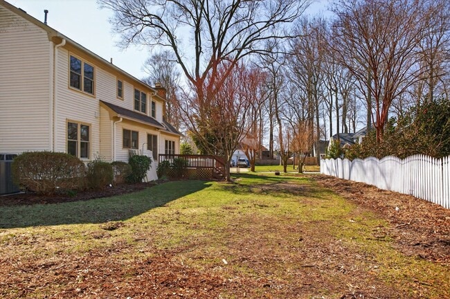 Building Photo - 5 Bed, 2.5 Bath Home in the Heart of Red Mill Farms