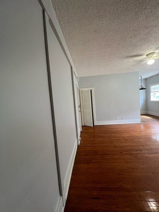 Building Photo - 85 Meigs St