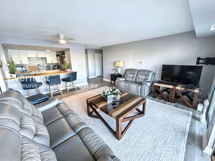 Building Photo - 500 Pacific Ave