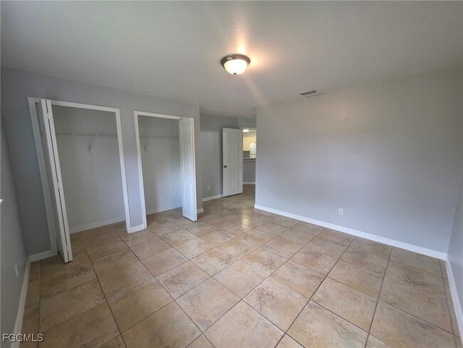 Building Photo - 2502 Park Rd