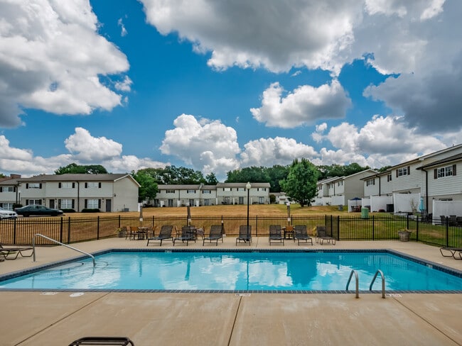 Building Photo - 1802 Jackson Ave W