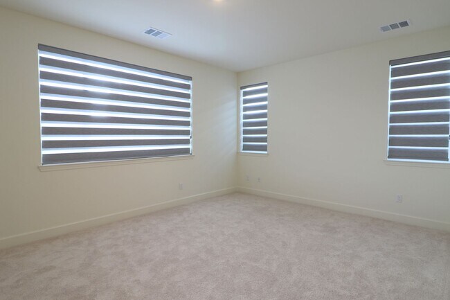 Building Photo - 6862 Ronaldinho Dr