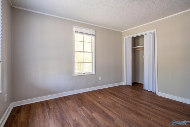 Building Photo - 2208 Old Gurley Pike