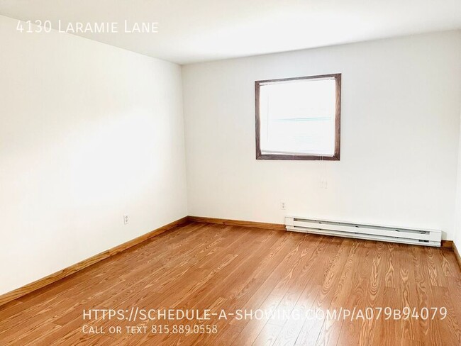 Building Photo - Newly Renovated 2 Bedroom Apt with Washer/...