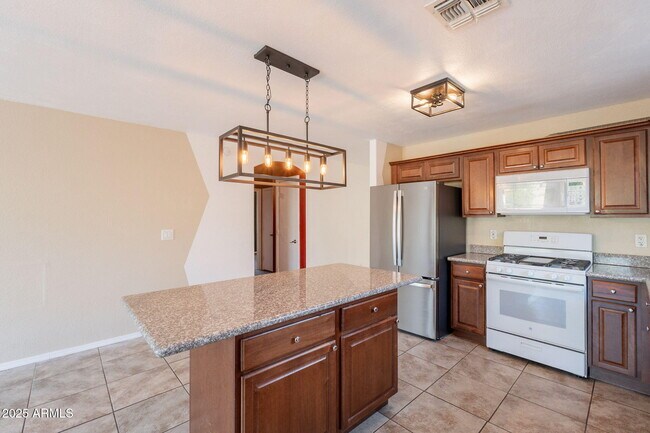 Building Photo - 3324 W Maldonado Rd