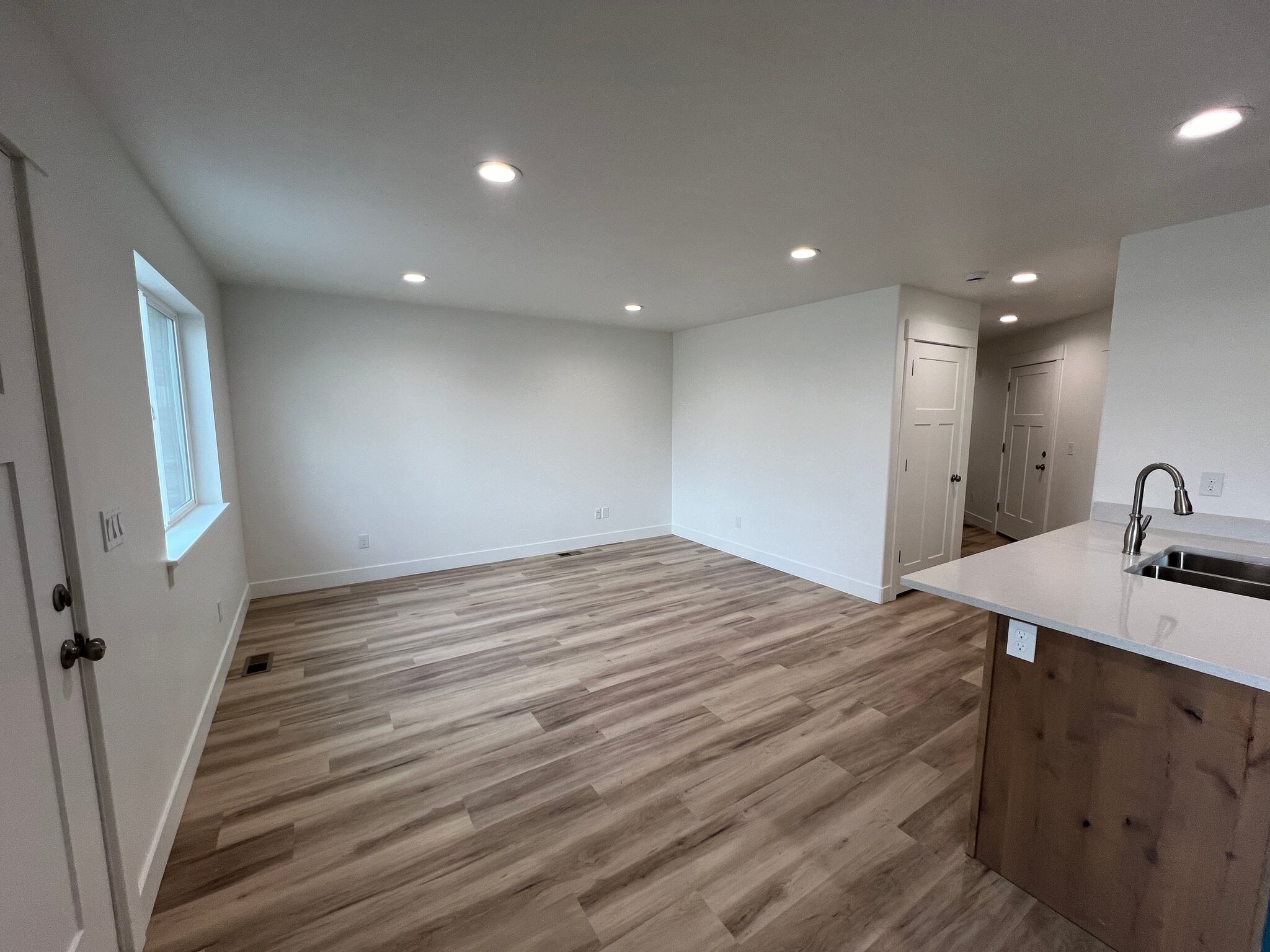 Building Photo - 447 E 625 S
