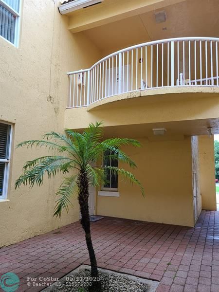 Building Photo - 2659 Carambola Cir N