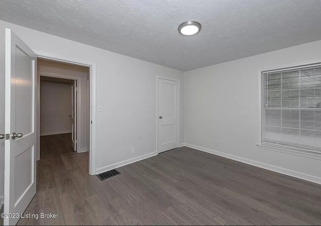 Building Photo - 4509 Sunset Ave