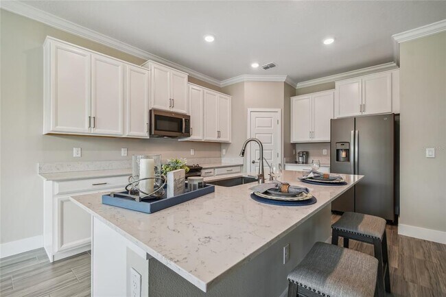 Building Photo - 9754 Little Bluestem Dr