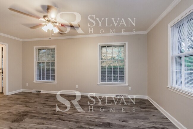 Building Photo - Carve Out a Great Life Here!