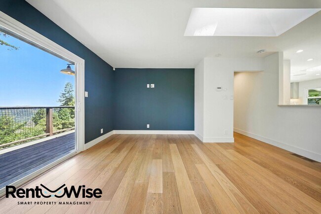 Building Photo - 14826 Skyline Blvd