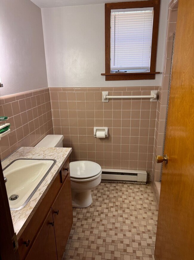 Building Photo - 104 Tanzalon Dr