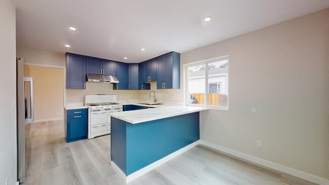 Building Photo - 976 Masson Ave