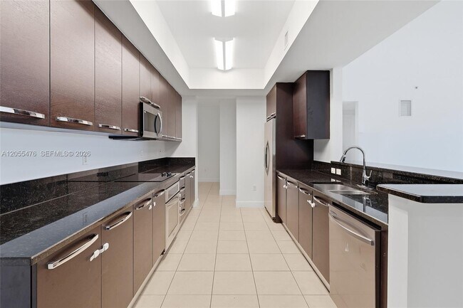 Building Photo - 3030 NE 188th St