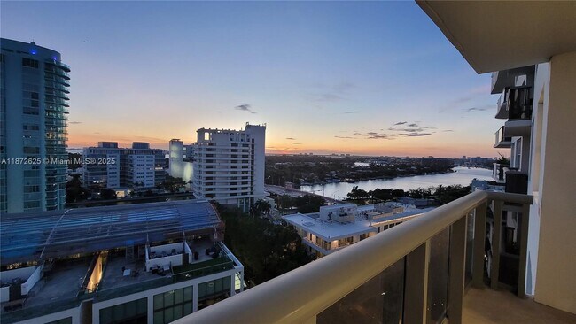 Building Photo - 6039 Collins Ave