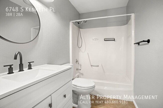 Building Photo - 6748 S Kenneth Pl