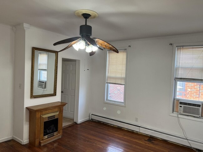 Building Photo - 1408 5th St