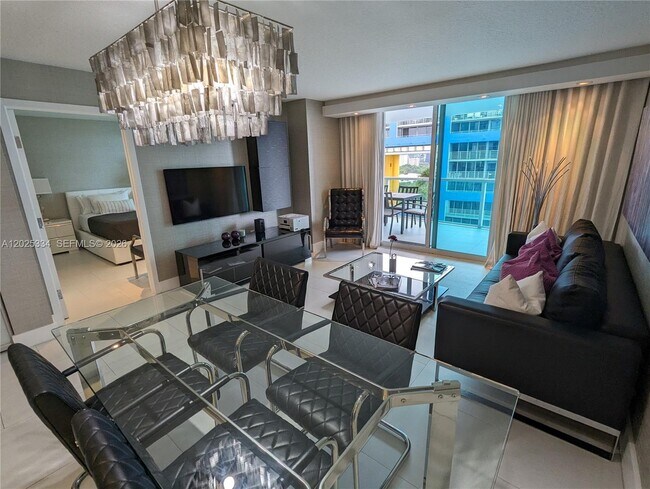 Building Photo - 2101 Brickell Ave
