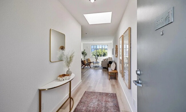 Primary Photo - "Chic 1-Bedroom Retreat in Oakland with Ha...