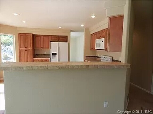 Building Photo - 1319 Lily Lake Dr